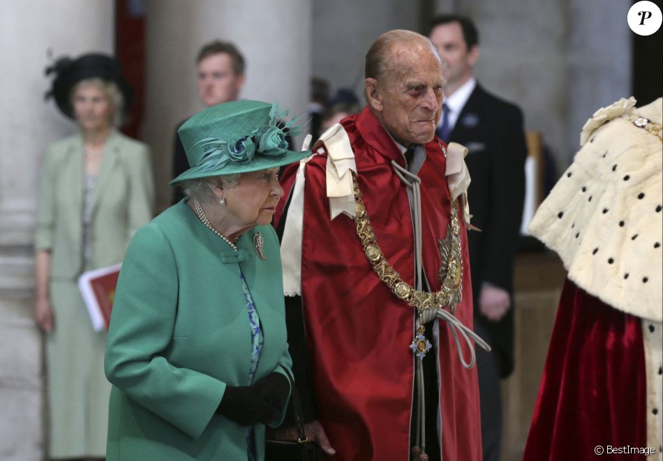 La reine Elisabeth II et le prince Philip duc d'Edimbourg arrivent à la cathédrale St Paul pour célébrer le centenaire de l'empire Britannique à Londres le 24 mai 2017
