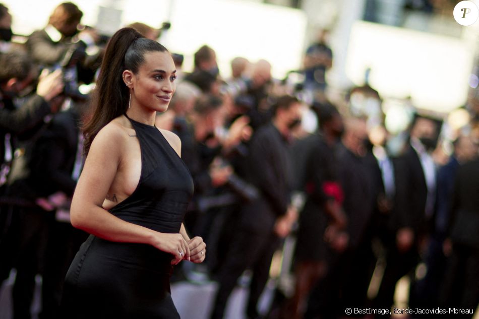 Camélia Jordana - Montée des marches du film " De son vivant " lors du 74ème Festival International du Film de Cannes. Le 10 juillet 2021 © Borde-Jacovides-Moreau / Bestimage