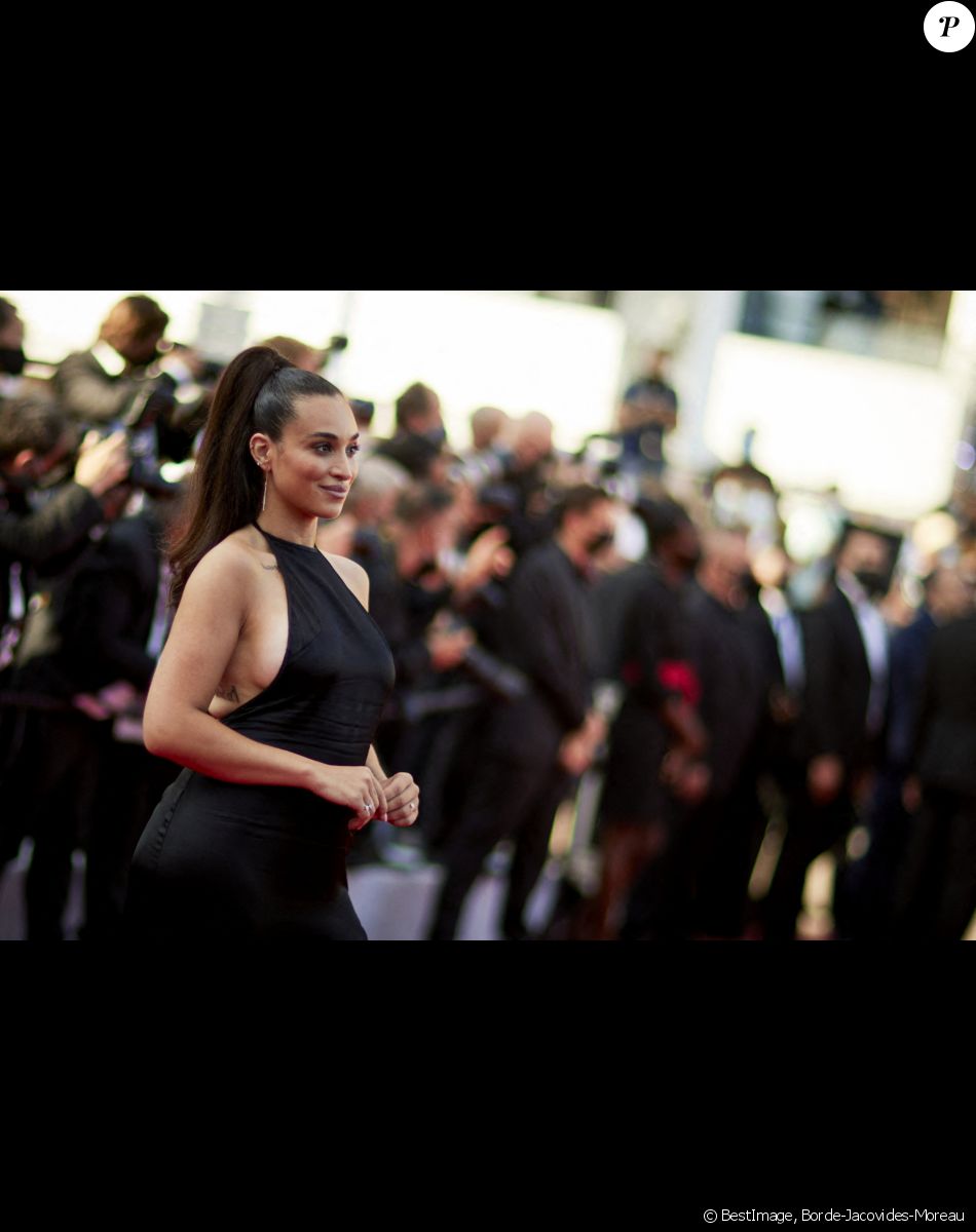 Camélia Jordana - Montée des marches du film " De son vivant " lors du 74ème Festival International du Film de Cannes. Le 10 juillet 2021 © Borde-Jacovides-Moreau / Bestimage