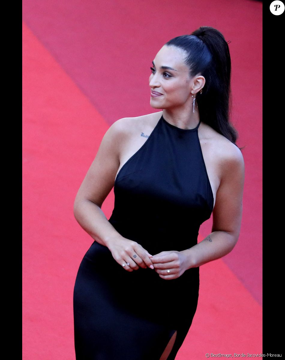 Camélia Jordana - Montée des marches du film " De son vivant " lors du 74ème Festival International du Film de Cannes. Le 10 juillet 2021 © Borde-Jacovides-Moreau / Bestimage