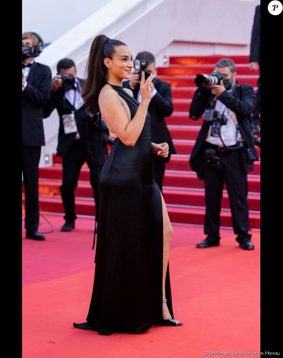 Camélia Jordana - Montée des marches du film " De son vivant " lors du 74ème Festival International du Film de Cannes. Le 10 juillet 2021 © Borde-Jacovides-Moreau / Bestimage