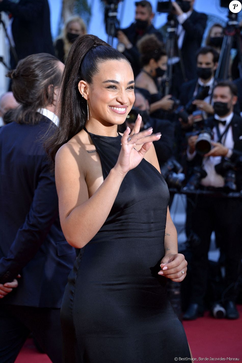 Camélia Jordana - Montée des marches du film " De son vivant " lors du 74ème Festival International du Film de Cannes. Le 10 juillet 2021 © Borde-Jacovides-Moreau / Bestimage