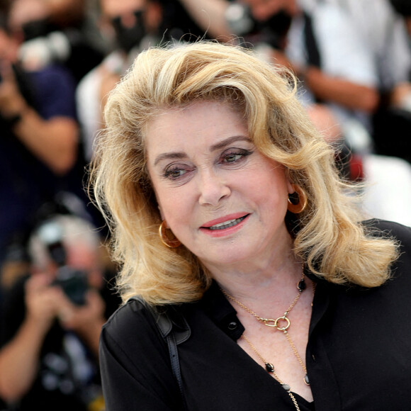 Catherine Deneuve au photocall du film De son vivant (Hors compétition) lors du 74ème festival international du film de Cannes le 11 juillet 2021 © Borde / Jacovides / Moreau / Bestimage 