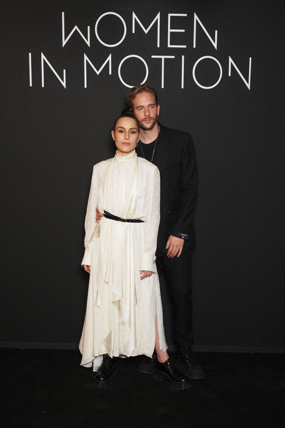 Noomi Rapace et son compagnon - Photocall de la soirée Kering "Women In Motion" lors du 74e Festival de Cannes, le 11 juillet 2021. © Jacovides-Borde-Moreau/Bestimage