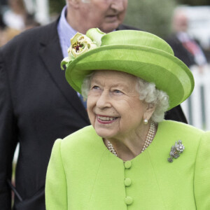 La reine Elisabeth II d'Angleterre assiste à la Cup Final du Guards Polo Club, de la parade et de la présentation du British Driving Society à Windsor, le 11 juillet 2021