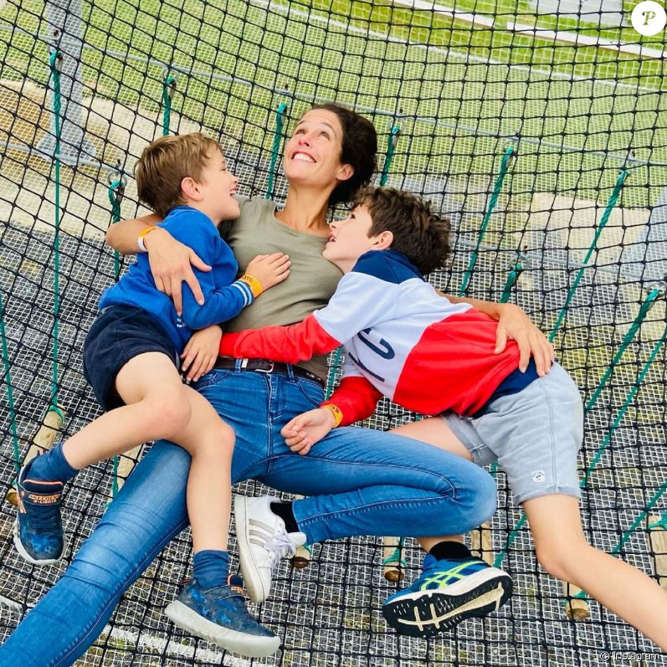 Clémence Castel, aventurière de "Koh-Lanta", est maman de deux garçons et en couple avec Marie.