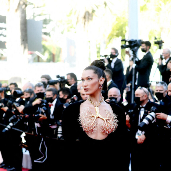 Bella Hadid - Montée des marches du film " Three Floors / Tre Piani" lors du 74ème Festival International du Film de Cannes. Le 11 juillet 2021 © Borde-Jacovides-Moreau / Bestimage 