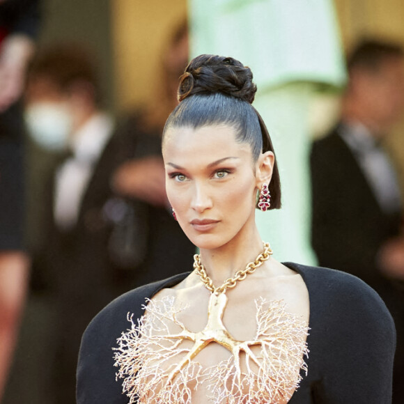 Bella Hadid - Montée des marches du film " Three Floors / Tre Piani" lors du 74ème Festival International du Film de Cannes. Le 11 juillet 2021 © Borde-Jacovides-Moreau / Bestimage 