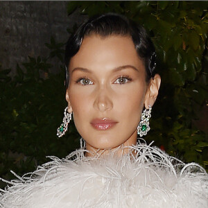 Bella Hadid à la sortie de l'hôtel "Martinez" lors du 74ème Festival International du Film de Cannes, le 7 juillet 2021.