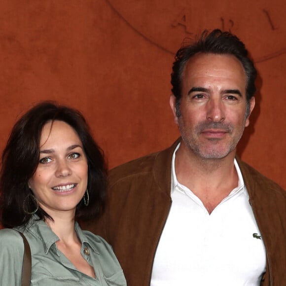 Jean Dujardin et sa femme Nathalie Péchalat au village pour la finale hommes lors des internationaux de France de tennis de Roland Garros 2019 à Paris le 9 juin 2019. © Jacovides - Moreau / Bestimage