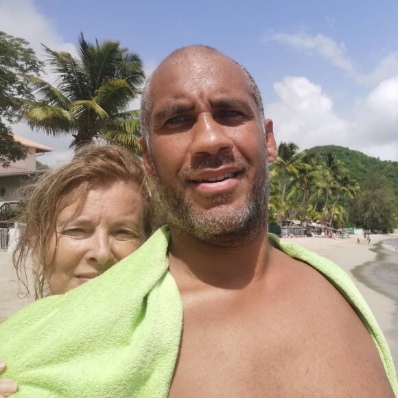 Valérie Trierweiler et son compagnon Romain Magellan en vacances en Martinique. Juillet 2021