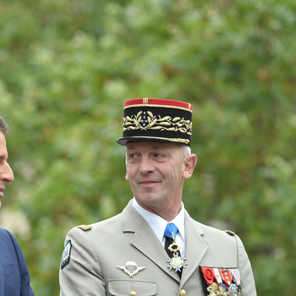 Le président de la République française, Emmanuel Macron et le général François Lecointre, chef d'État-Major des armées lors de la cérémonie du 14 juillet sur l'avenue des Champs-Élysées à Paris, France, le 14 juillet 2021. © Eliot Blondet/Pool/Bestimage 