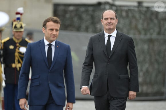 Le président de la République française, Emmanuel Macron et le Premier ministre Jean Castex lors de la cérémonie du 14 juillet sur la place de la Concorde à Paris, France, le 14 juillet 2021. © Eliot Blondet/Pool/Bestimage