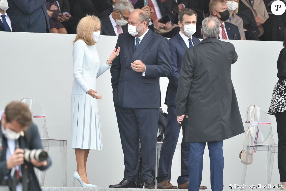 La Première Dame Brigitte Macron, Eric Dupond-Moretti, ministre de la justice, garde des Sceaux, Olivier Véran, ministre des Solidarités et de la Santé et Richard Ferrand, président de l'Assemblée Nationale lors de la cérémonie du 14 juillet sur la place de la Concorde à Paris, France, le 14 juillet 2021. © Eliot Blondet/Pool/Bestimage