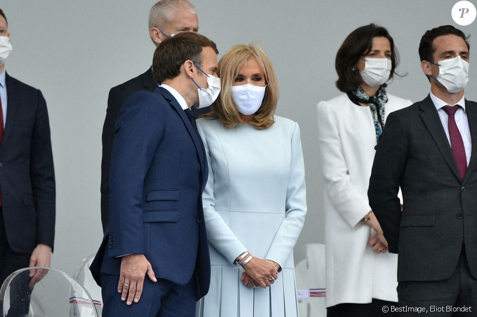 Le président de la République française, Emmanuel Macron, sa femme la Première Dame Brigitte Macron, et les membres du gouvernement français lors de la cérémonie du 14 juillet sur la place de la Concorde à Paris, France. © Eliot Blondet/Pool/Bestimage