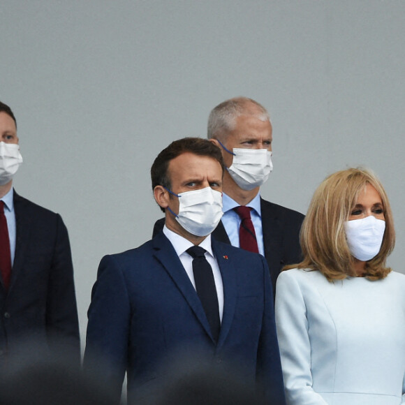 Le Premier ministre, Jean Castex, le président de la République française, Emmanuel Macron, sa femme la Première Dame Brigitte Macron, le président du Sénat, Gérard Larcher et les membres du gouvernement français lors de la cérémonie du 14 juillet sur la place de la Concorde à Paris, France, le 14 juillet 2021. © Eliot Blondet/Pool/Bestimage