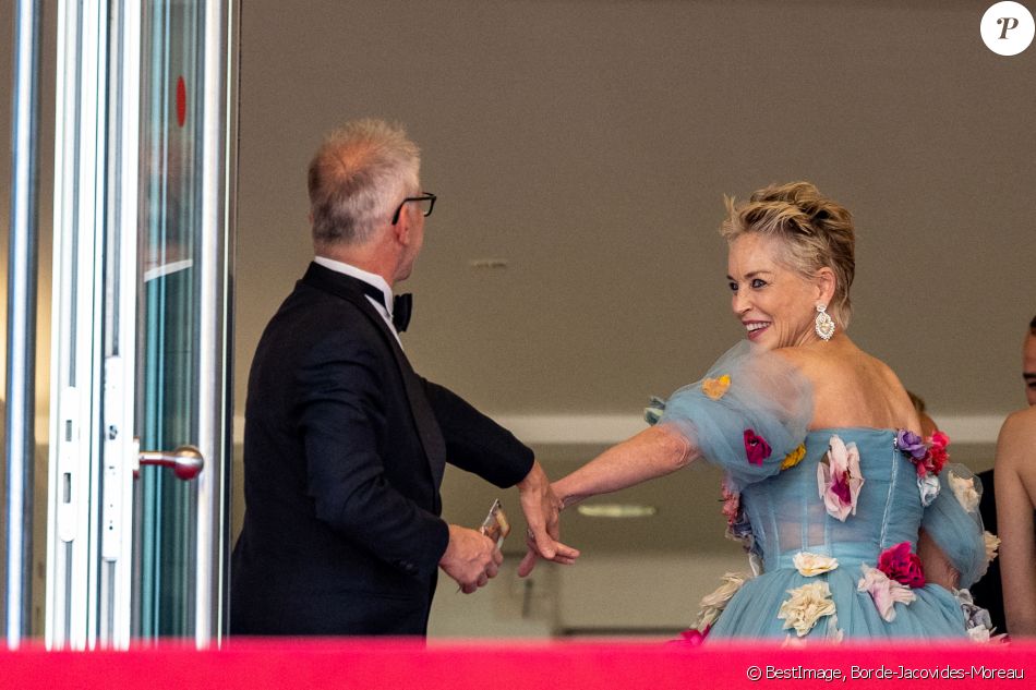 Thierry Frémaux, délégué général du festival de Cannes, Sharon Stone - Montée des marches du film " L'histoire de ma femme - The story of my wife " lors du 74ème Festival International du Film de Cannes. Le 14 juillet 2021 © Borde-Jacovides-Moreau / Bestimage