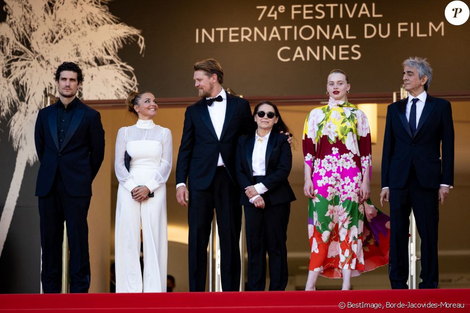 Louis Garrel, Monika Mecs, Gijs Naber, Ildiko Enyedi, Luna Wedler, Sergio Rubini - Montée des marches du film " L'histoire de ma femme - The story of my wife " lors du 74ème Festival International du Film de Cannes. Le 14 juillet 2021 © Borde-Jacovides-Moreau / Bestimage