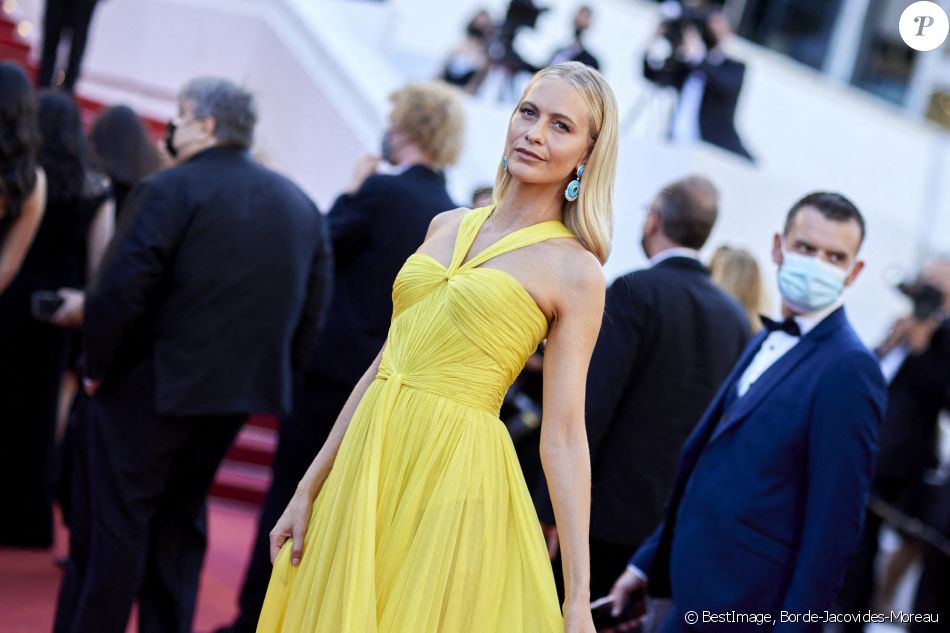 Poppy Delevingne - Montée des marches du film " L'histoire de ma femme - The story of my wife " lors du 74ème Festival International du Film de Cannes. Le 14 juillet 2021 © Borde-Jacovides-Moreau / Bestimage