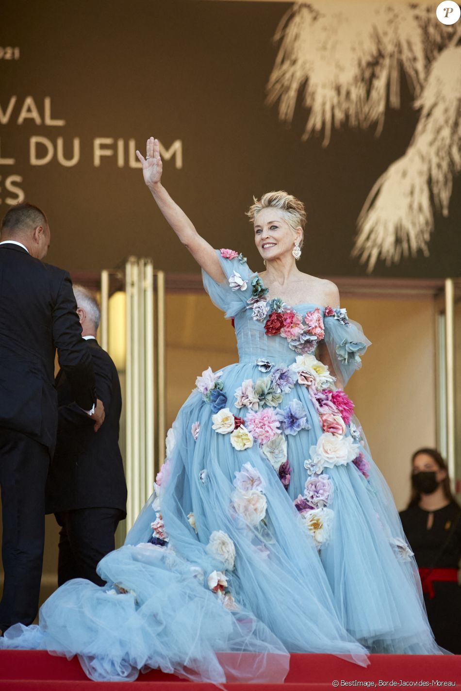 Sharon Stone - Montée des marches du film " L'histoire de ma femme - The story of my wife " lors du 74ème Festival International du Film de Cannes. Le 14 juillet 2021 © Borde-Jacovides-Moreau / Bestimage