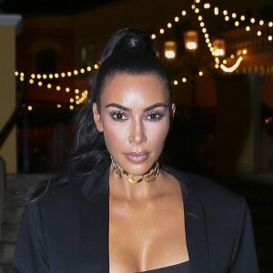 Kim Kardashian est allée diner au restaurant Sugarfish à Calabasas. Le 17 décembre 2018