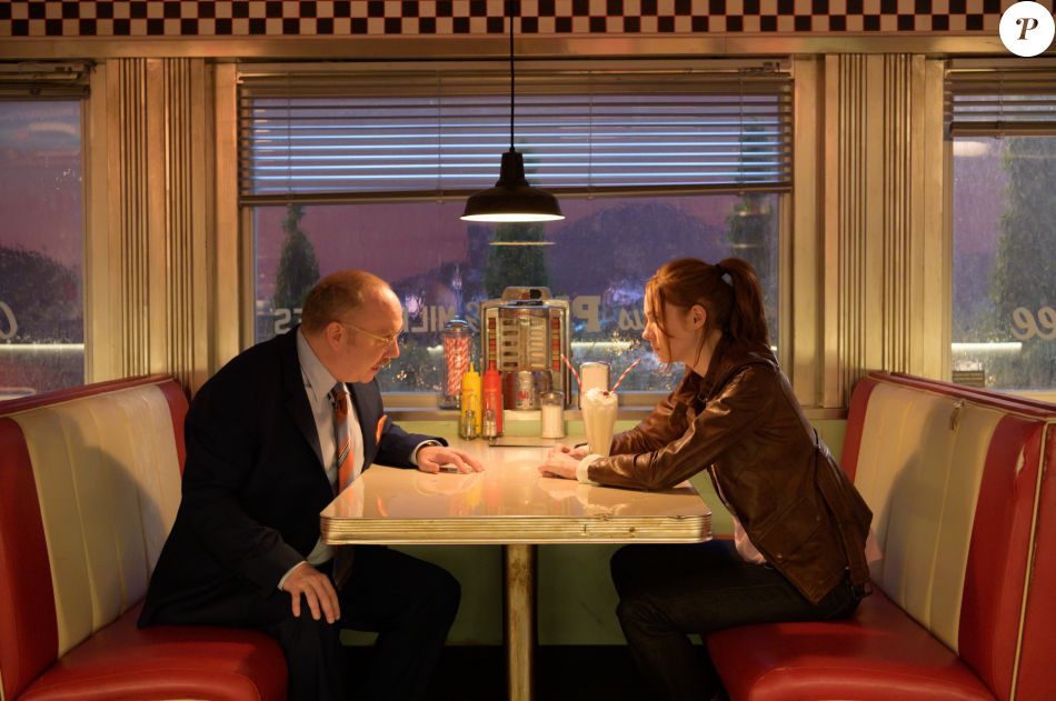 Paul Giamatti et Karen Gillan dans le film "Bloody Milkshake", de Navot Papushado. En salle le 21 juillet 2021.