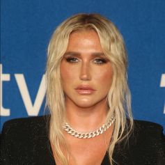 Kesha - Les célébrités à la première de TED LASSO saison 2 à Los Angeles, le 5 juillet 2021