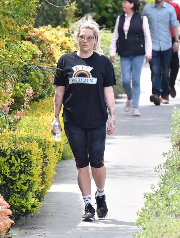 Kesha (sans maquillage) est allée faire du sport à Santa Monica, Los Angeles, le 7 avril 2019.