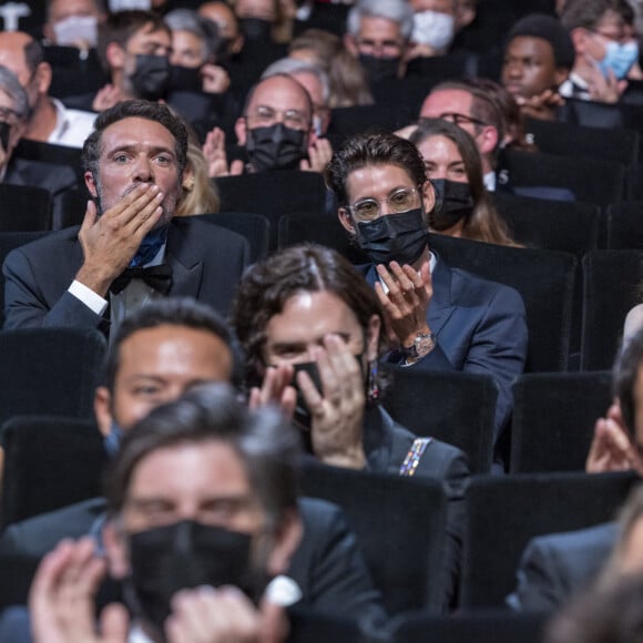 Jean Dujardin, Nicolas Bedos, Pierre Niney - Cérémonie de clôture du 74ème Festival International du Film de Cannes, le 17 juillet 2021. © Borde-Jacovides-Moreau/Bestimage