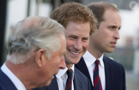 Le prince Harry, entouré du prince William, du prince Charles et de Camilla Parker Bowles, duchesse de Cornouailles, a assisté à la cérémonie d'ouverture des Invictus Games au stade olympique de Londres.