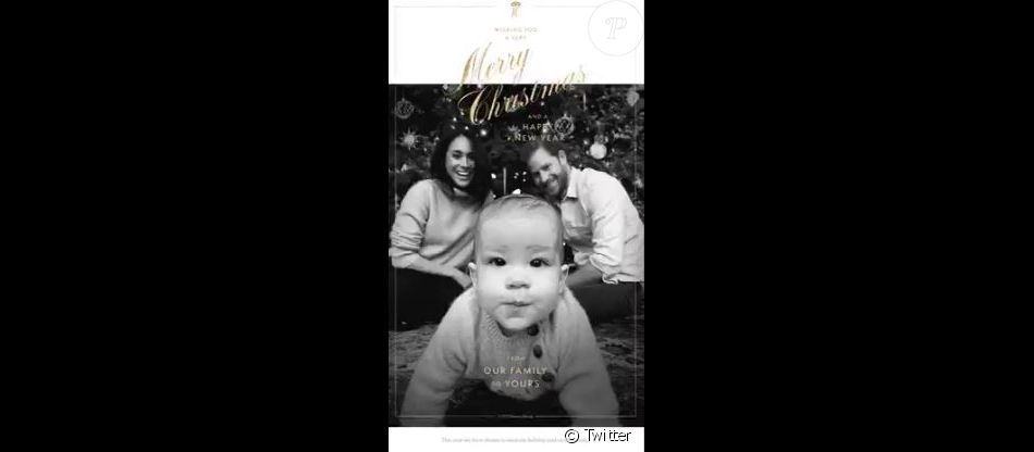 Meghan Markle, duchesse de Sussex, le prince Harry et leur fils Archie photographiés par l'actrice Janina Gavankar, amie de la duchesse, au pied du sapin pour leur première carte de voeux en famille à l'occasion de Noël 2019.