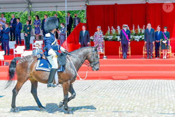 La princesse Delphine de Saxe Cobourg et son mari James O'Hare lors de la Fête nationale belge, le 21 juillet 2021, en présence du roi Philippe et de la reine Mathilde de Belgique.