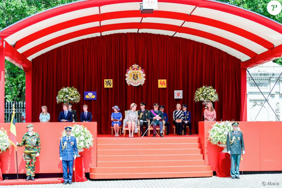 Le roi Philippe, son épouse la reine Mathilde et leurs enfants lors de la Fête nationale belge, le 21 juillet 2021 à Bruxelles.