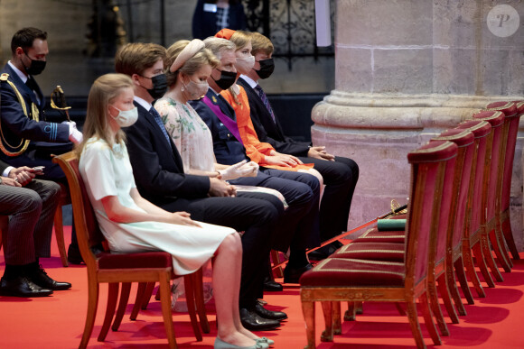 Le Roi Philippe de Belgique, la Reine Mathilde de Belgique, le prince Gabriel, le prince Emmanuel la princesse Eléonore, la princesse Elisabeth - La famille royale belge assiste à la cérémonie du "Te Deum" à la cathédrale des Saints Michel et Gudule à Bruxelles, à l'occasion de la Fête nationale belge, le 21 juillet 2021.