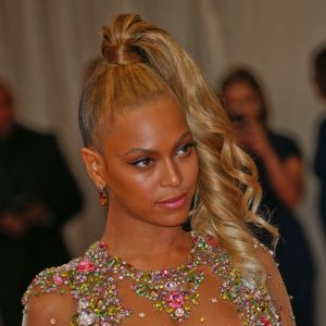 Beyonce Knowles - Soirée Costume Institute Gala (Met Ball) au Metropolitan Museum, célébrant l'ouverture de Chine: à travers le miroir à New York.