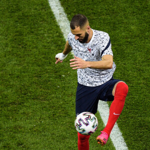 Karim Benzema ( 19 - France ) - Match de football de l'Euro 2020 : La France s'incline devant la Suisse après les tirs au but au stade Arena Nationala à Bucarest le 28 juin 2021. © Federico Pestellini / Panoramic / Bestimage