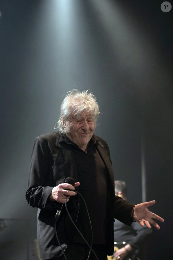 Le chanteur Arno en concert au Trianon à Paris le 11 février 2020. Le chanteur belge Arno a annoncé, ce week-end, être atteint d'un cancer, l'obligeant à reporter treize représentations. © Jérémy Melloul / Bestimage