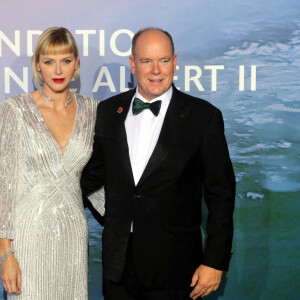 La princesse Charlène et le prince Albert II de Monaco lors du photocall du gala "Monte-Carlo Gala for Planetary Health" organisé par la Fondation Prince Albert II de Monaco le 24 septembre 2020. © Jean-François Ottonello / Nice Matin / Bestimage