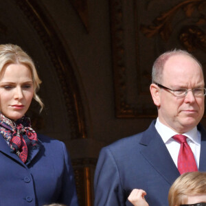 Le prince Albert II de Monaco, sa femme la princesse Charlène et leurs enfants le prince héréditaire Jacques et la princesse Gabriella ont assité depuis un balcon du Palais à la traditionnelle procession durant la célébration de la Sainte Dévote, Sainte patronne de Monaco, à Monaco le 27 janvier 2020. C'est le dernier office religieux en Principauté pour Monseigneur Barsi. © Bruno Bebert / Bestimage