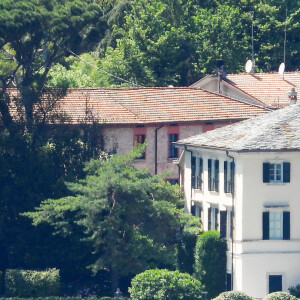 Illustrations - La famille Obama rejoint la propriété de George Clooney au bord du lac de Côme en Italie, le 22 juin 2019.


