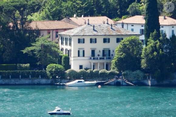 Illustrations - La famille Obama rejoint la propriété de George Clooney au bord du lac de Côme en Italie, le 22 juin 2019.


