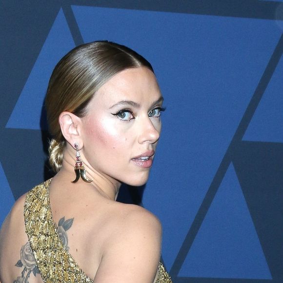 Scarlett Johansson au photocall de la 11ème édition des "Annual Governors Awards" au Hollywood & Highland Center à Los Angeles, le 27 octobre 2019.