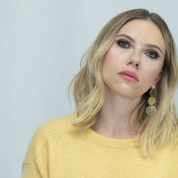 Scarlett Johansson à la conférence de presse de "Jojo Rabbit" et de "Marriage Story" à l'hôtel Four Seasons de Beverly Hills. Los Angeles, le 25 octobre 2019.