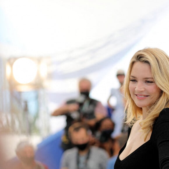 Virginie Efira au photocall du film Benedetta lors du 74ème festival international du film de Cannes le 10 juillet 2021. © Borde / Jacovides / Moreau / Bestimage