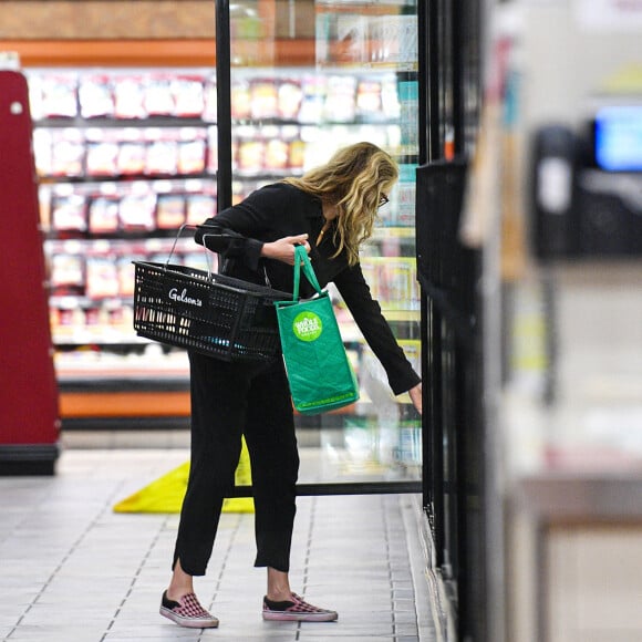 Exclusif - Julia Roberts fait ses courses au supermarché à Los Angeles, le 28 juillet 2021.