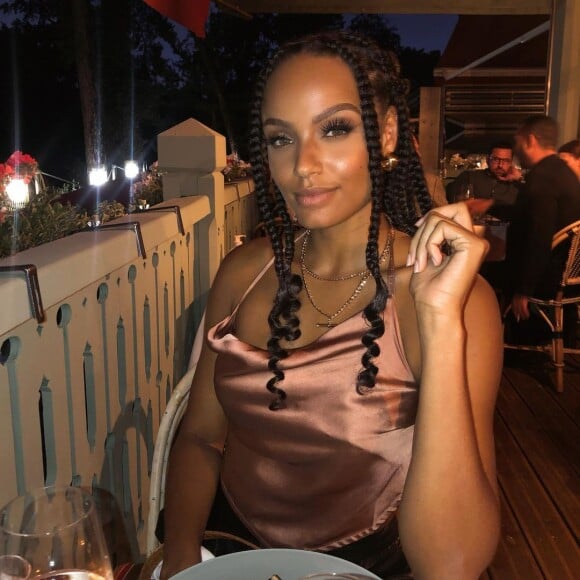 Alicia Aylies au restaurant. Juin 2021