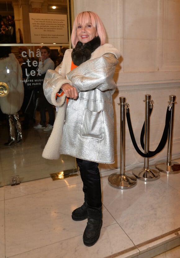 Victoria Abril arrive au défilé de mode Haute-Couture printemps-été 2020 "Jean-Paul Gaultier" au théâtre du Châtelet à Paris le 22 janvier 2020. © Christophe Clovis- Veeren Ramsamy / Bestimage