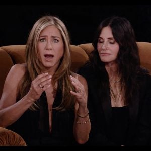 James Corden présente l'émission spéciale "Friends The Reunion" avec Jennifer Aniston et Courteney Cox.