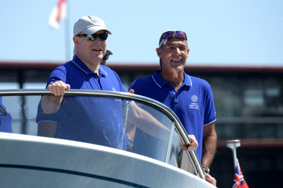 Le prince Albert II de Monaco et Mike Horn, le célébre aventurier, durant les finales du 8eme Monaco Energy Boat Challenge à Monaco, le 10 juillet 2021. © Bruno Bebert/Bestimage