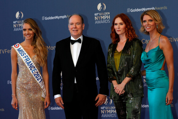 Amandine Petit (Miss France 2021), le prince Albert II de Monaco, Audrey Fleurot, Sylvie Tellier lors du photocall de la cérémonie des Nymphes d'Or du 60ème festival de télévision de Monte Carlo au Grimaldi Forum à Monaco le 22 juin 2021.Cette année, beaucoup de lauréats seront présents en hologramme à cause des restrictions sanitaires © Claudia Albuquerque / Bestimage